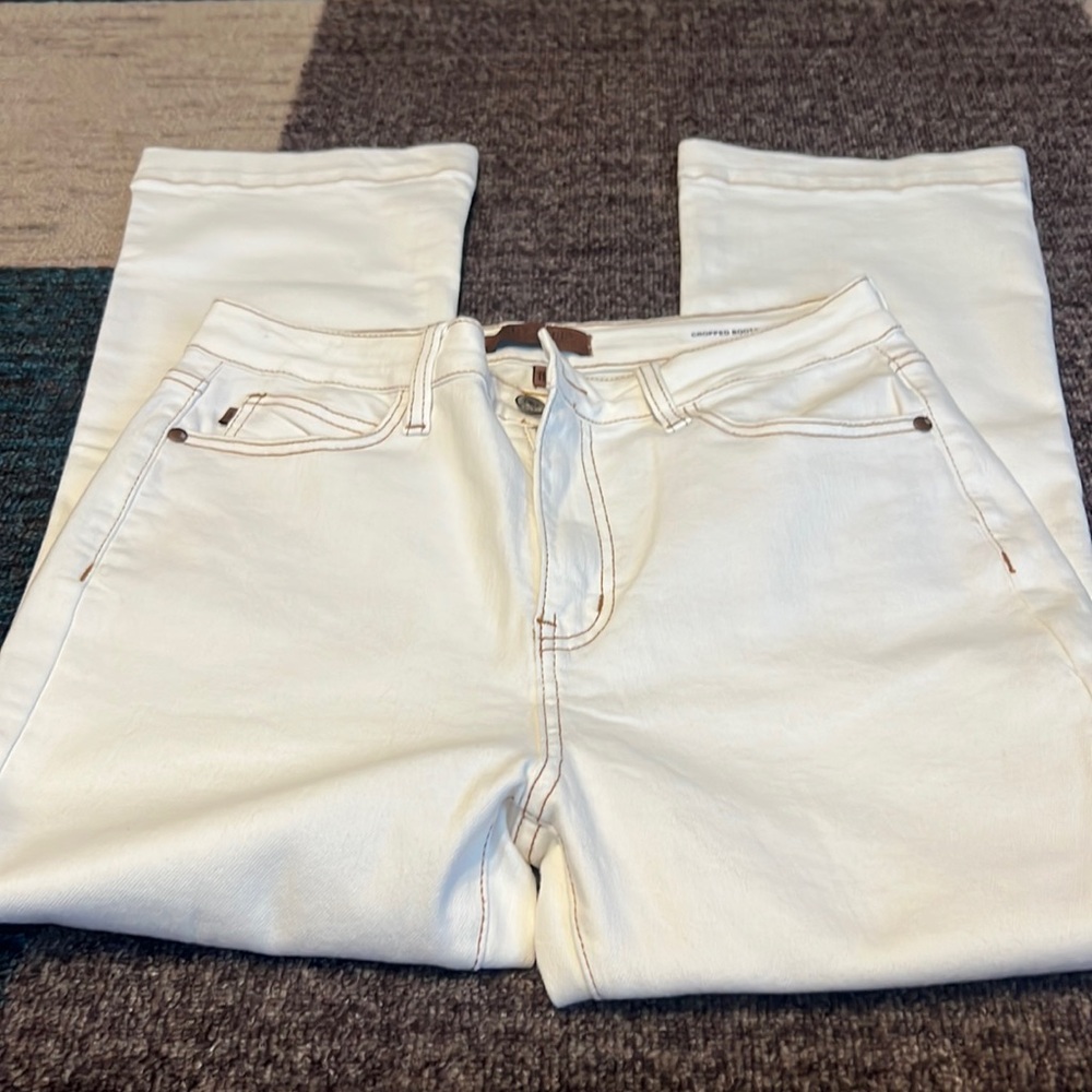NWOT-Judy Blue Cream colored Bootcut crop jeans size 11/30